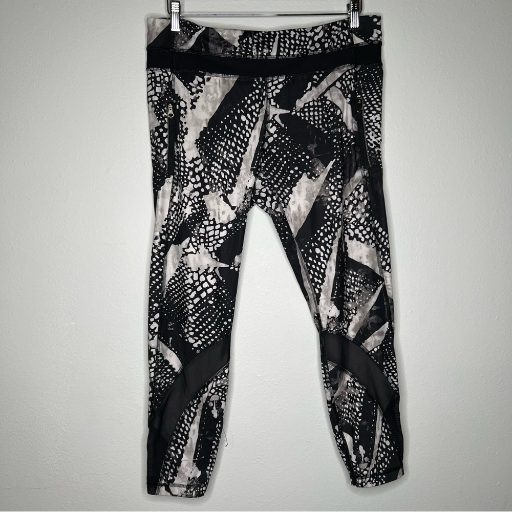 Lululemon Black and White Women’s SZ 12  Leggings